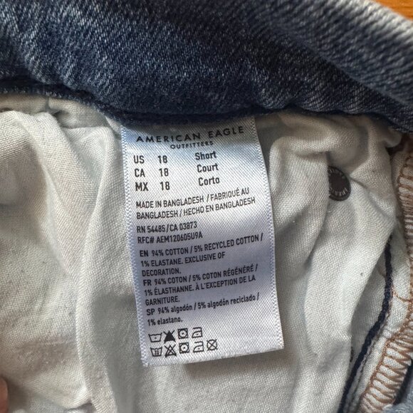 AE Curvy Super High-Waisted Baggy Straight Jeans – Medium Wash – Size 18 Short - Picture 5 of 8